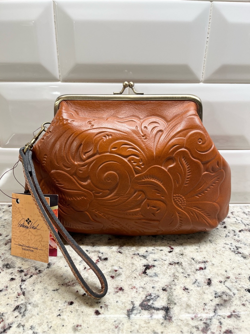 Patricia Nash Floral Kiss Lock Clutch NWT - Picture 1 of 12